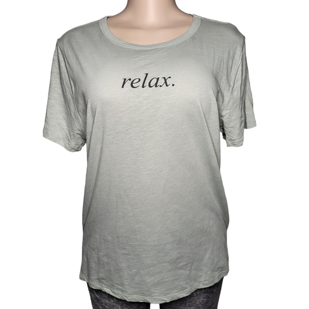 Zoe + Liv short sleeve "Relax" graphic t-shirt